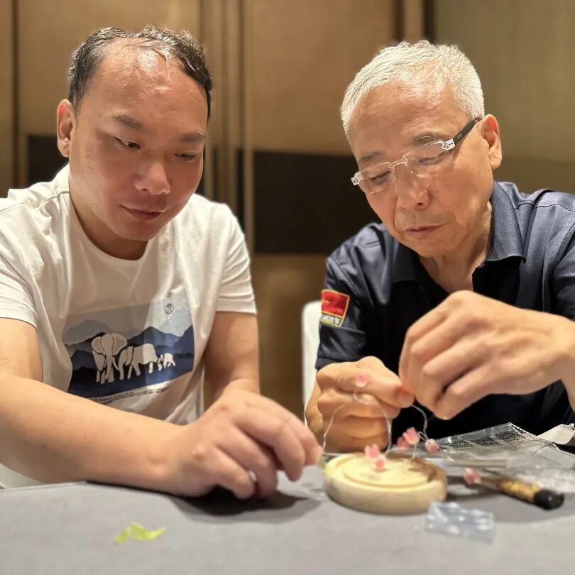 医患共同制作小夜灯