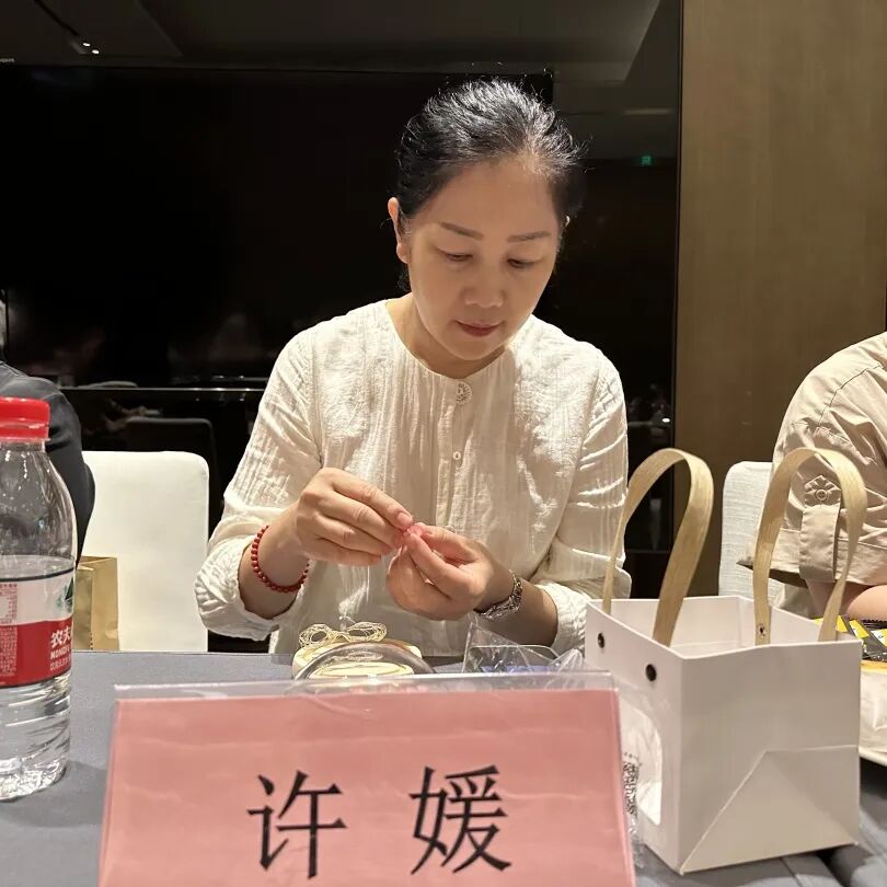 医患共同制作小夜灯