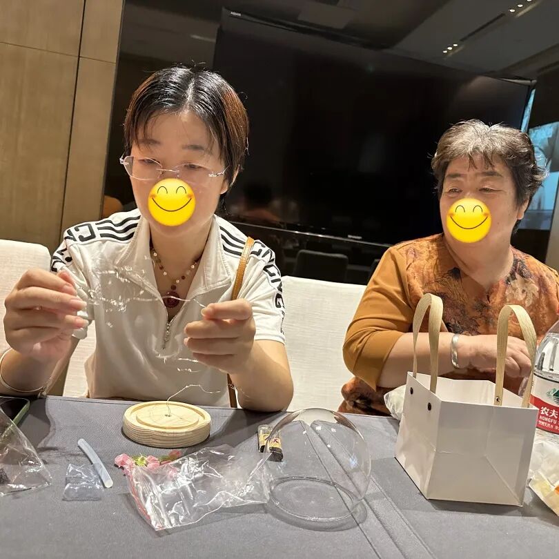 医患共同制作小夜灯